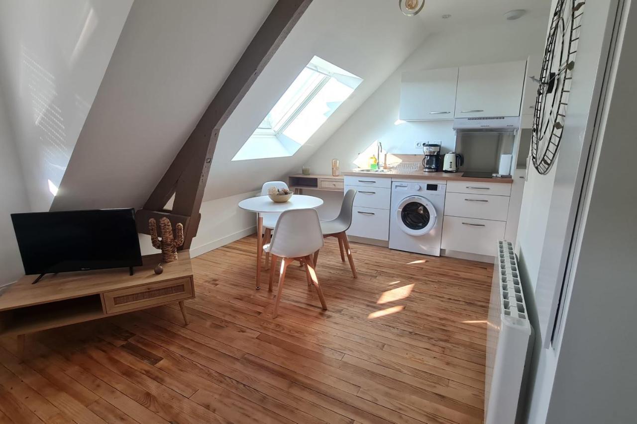 Le Jaures 5 - T2 - Dernier Etage Leilighet Hennebont Eksteriør bilde